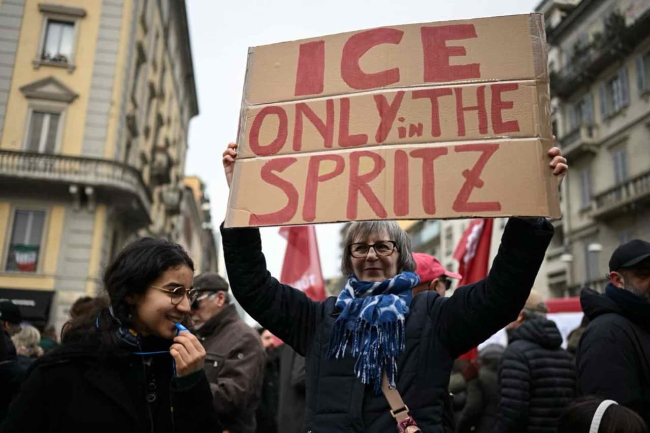 Miles protestan en Milán contra la presencia de ICE en los Juegos Olímpicos de Invierno Milano-Cortina 2026