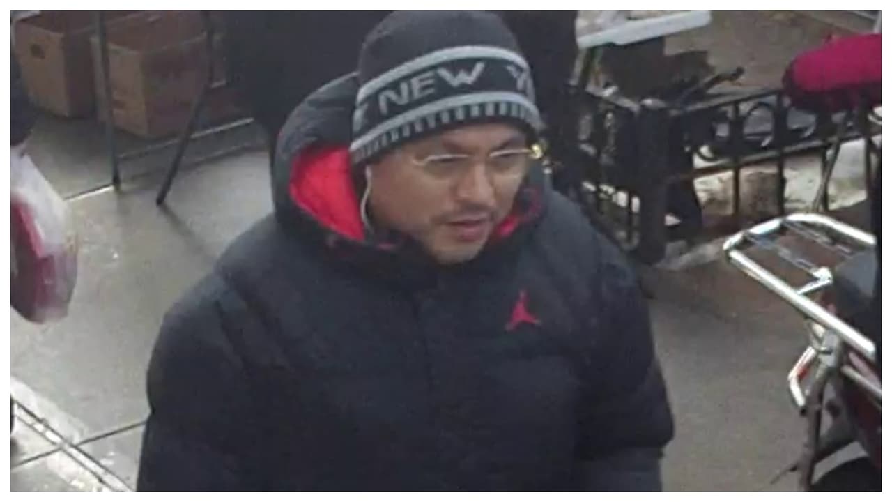 NYPD pide la colabaroción del público para identificarlos, y asegura que las llamadas serán confidenciales.