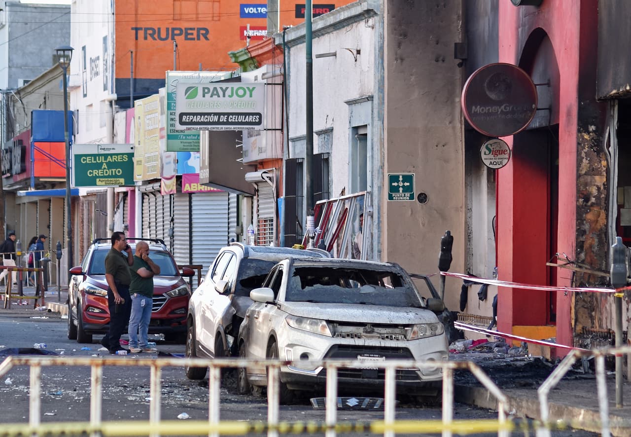 En un primer momento, las autoridades se negaban a ofrecer una cifra de víctimas, pero sí confirmaban que había
<b>personas lesionadas y, lamentablemente, también fallecidas</b>.