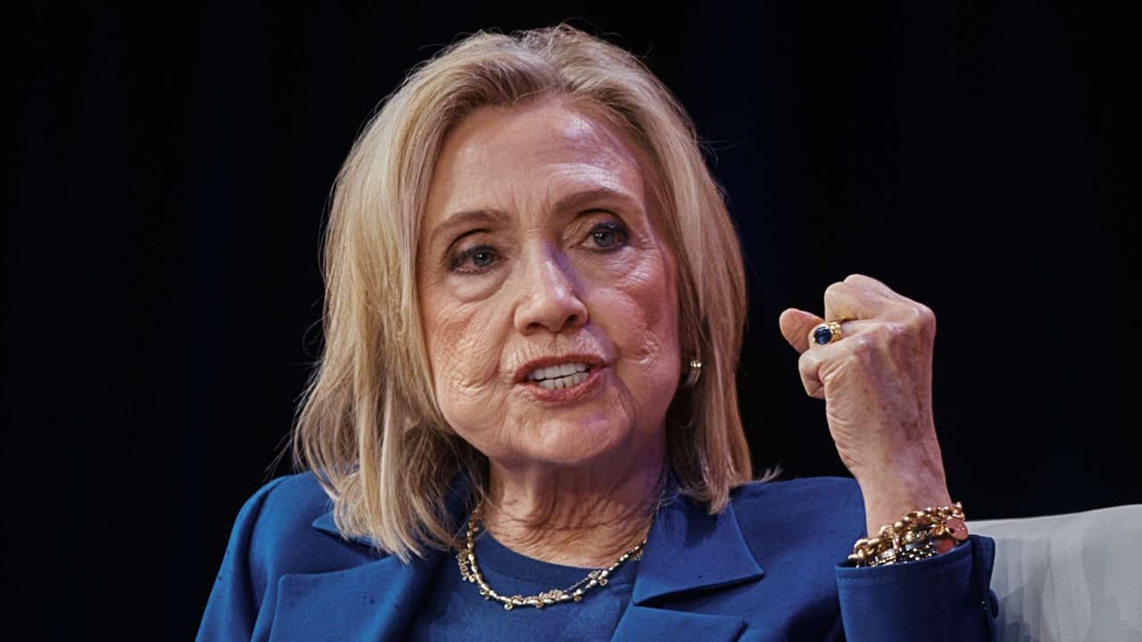 Hillary Clinton pide que llamen a Trump a comparecer por el caso Epstein