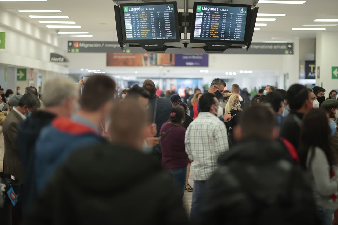 Las
<a href="https://mx.usembassy.gov/u-s-citizen-services/covid-19-information/" target="_blank">autoridades federales estadounidenses</a> han dicho que tienen una capacidad limitada para brindar servicios de emergencia a sus ciudadanos en muchas áreas de México, ya que los viajes de empleados del gobierno a ciertas áreas de ese país están prohibidos o restringidos.