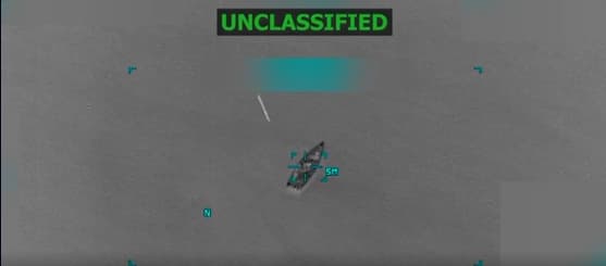 "Trump no puede decidir a quién matar": senador demócrata fustiga ataques de EEUU a lanchas en el Caribe