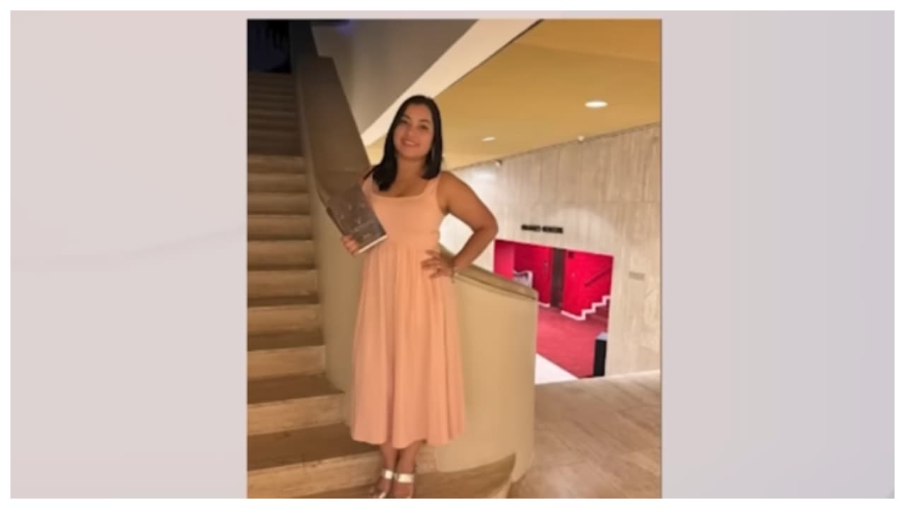 Helen Massiell Garay Sánchez entró la tienda Dollar Tree la noche del sábado 13 de diciembre, según video de cámara de seguridad. No se registró ninguna compra.