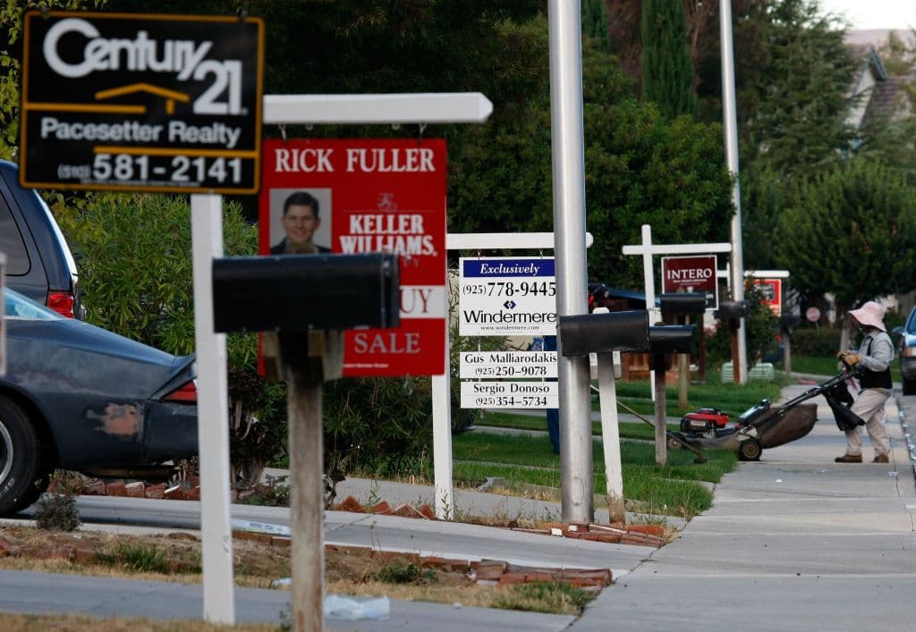 Un número creciente de ciudades más pequeñas en EEUU están remodelando silenciosamente el mapa nacional ofreciendo viviendas más asequibles, mercados de trabajo más sólidos y una mejor calidad de vida.
<br>
<br>Una encuesta realizada por la empresa especializada en mudanzas
<i>Hire A Helper</i> analizó las tendencias migratorias, los cambios en el empleo y los cambios en los ingresos en docenas de metrópolis de EEUU para elaborar una lista de las 10 ciudades emergentes con mayor auge este 2025.