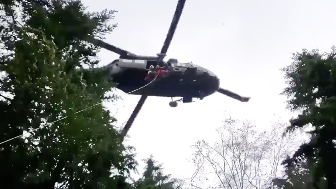 Captado en cámara el rescate de un excursionista de Carolina del Norte que sufrió un infarto