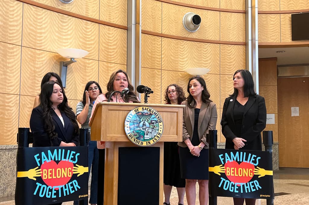 “Dreamer” regresa a Sacramento tras deportación a México ordenada por el gobierno de Trump