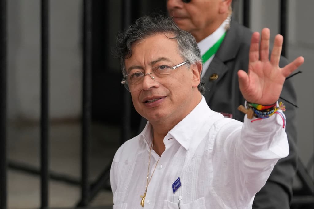 Trump recibe al presidente de Colombia Gustavo Petro, semanas después de haberlo acusado de fomentar el narcotráfico