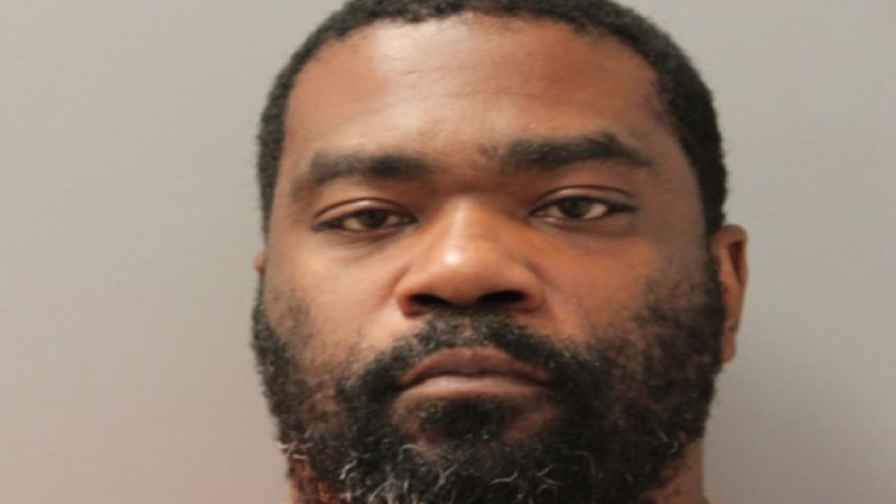 Capturan a hombre acusado de robar más de $3,000 de una lavandería al noroeste del condado Harris