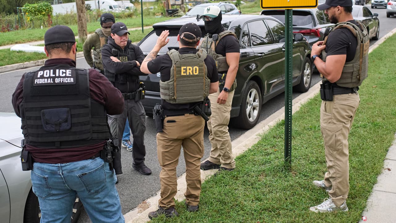 Inmigrante denuncia robo de auto; acude a cita con la policía de DC y termina detenido por ICE