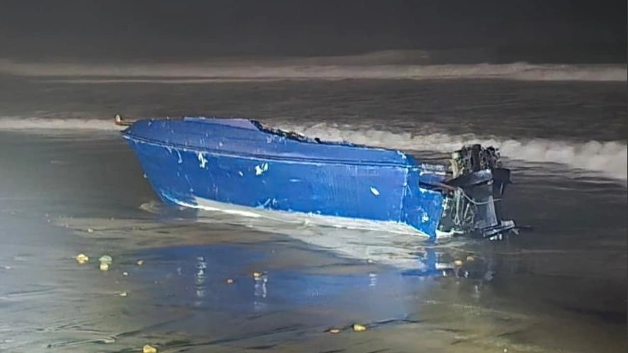 Choca lancha rápida con migrantes contra una patrulla: Reportan 15 muertos y decenas de heridos