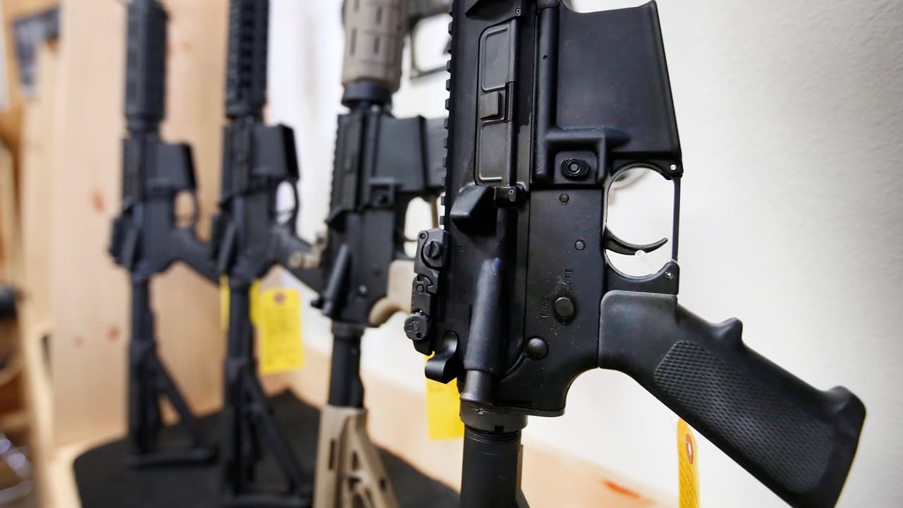 Cuarenta arrestos, más de una tonelada de droga decomisada, dos armas de fuego incautadas y tres autos robados fueron recuperados en una operación de cuatro días del Departamento de Seguridad Pública de Arizona (DPS).