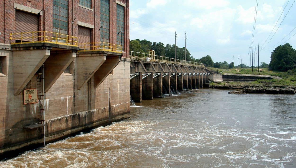 ¿Es segura el agua en Griffin tras la alerta por contaminación de combustible?