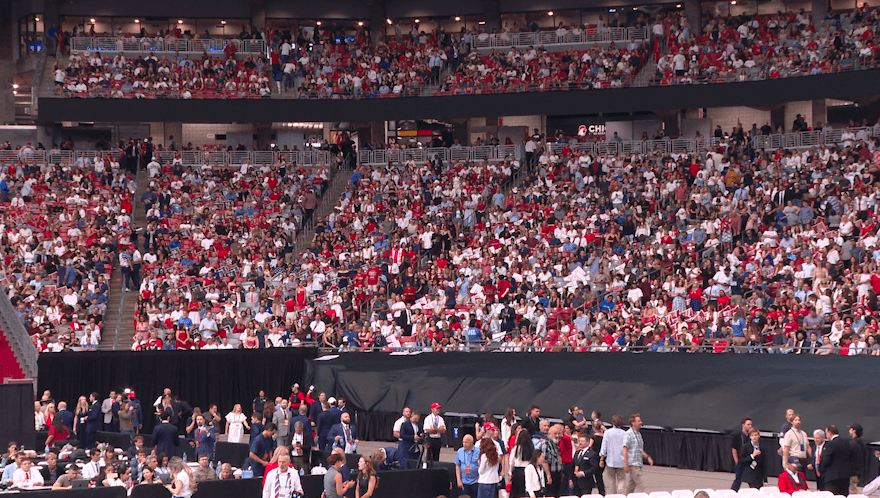 Poco a poco, los espacios vacíos se fueron cubriendo.