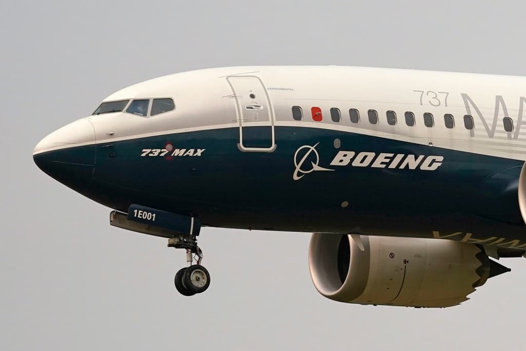 Hallan un nuevo problema en aviones Boeing 737