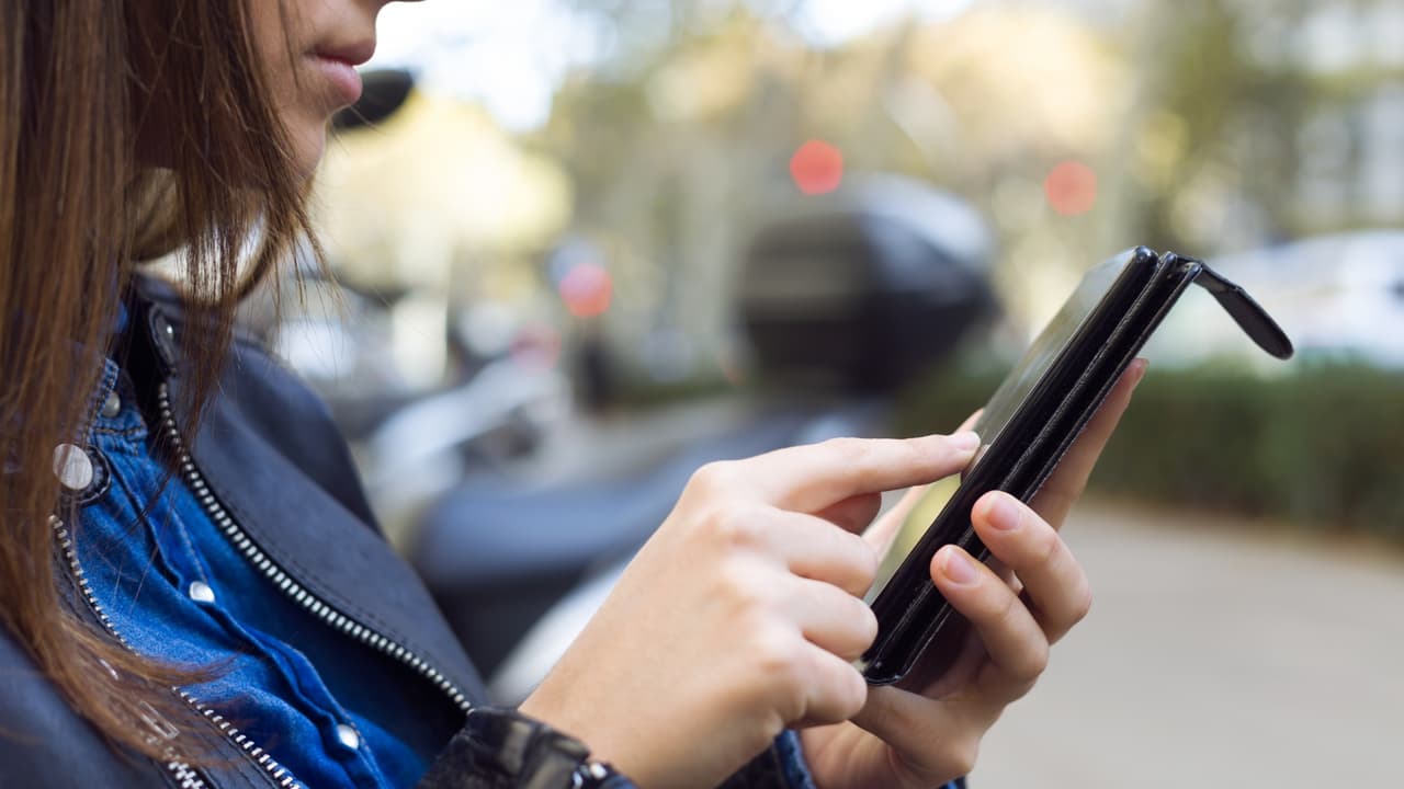 Tribunales de Filadelfia alertan por estafa vía mensajes de texto de falsas infracciones