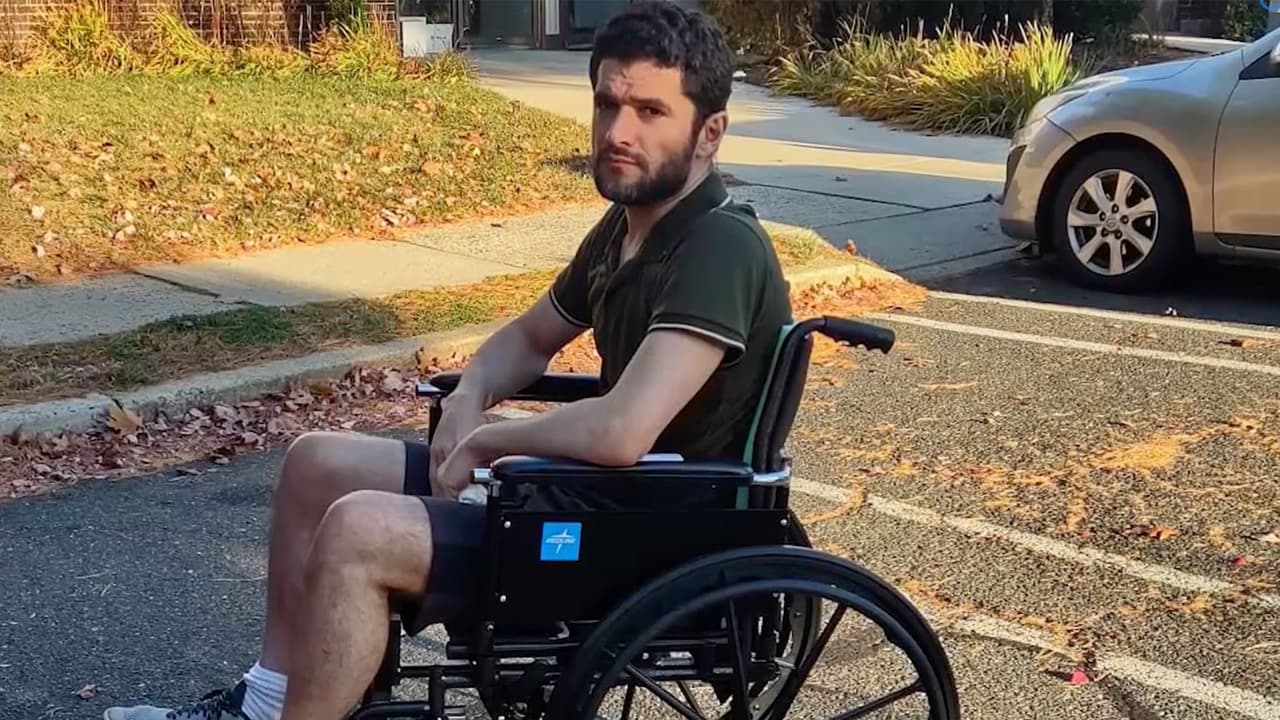 Denuncian negligencia médica en centro de detención de ICE contra migrante paralizado