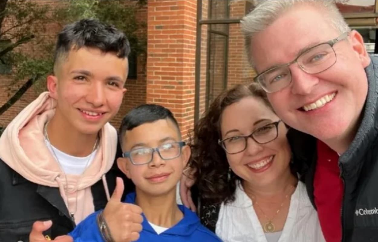 Joven hispano recién adoptado muere durante vacaciones familiares