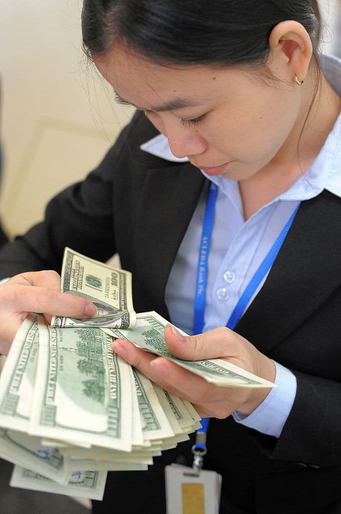 <b>Posición 9: Vietnam.</b> De acuerdo con el reporte del Banco Mundial, el país del sureste asiático recibió
<b>$17,000 millones en remesas en 2020</b>. La disminución de envío de dinero en 2020 fue menor que la que se produjo durante la crisis financiera mundial de 2009 (un 4,8 %).