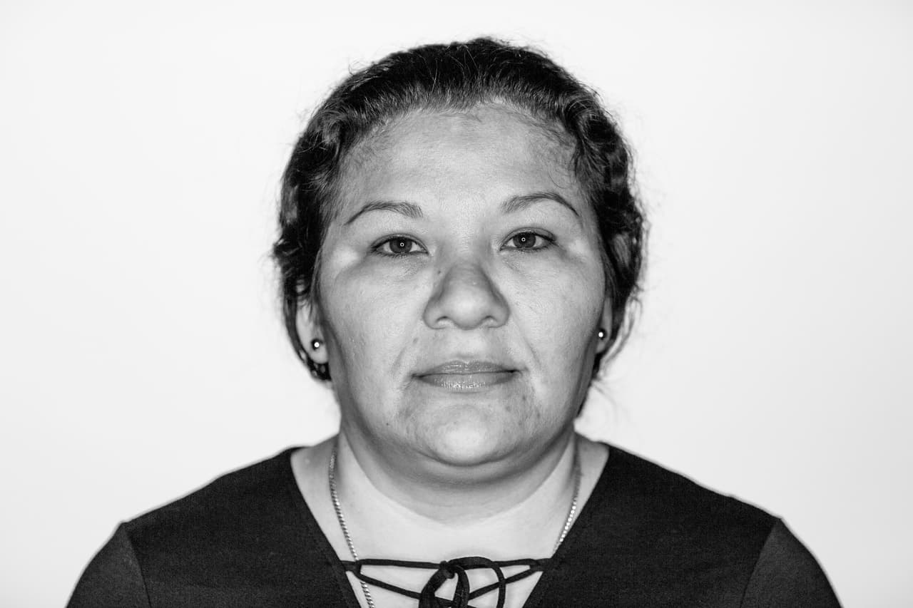 17 years in the USA. This undocumented Nicaraguan woman has two daughters. The oldest is a Dreamer and a DACA beneficiary, while the youngest is a U.S. citizen. "My greatest fear is that one day they knock on the door and take me away. We are preparing for anything. We will issue a power of attorney so that my eldest daughter can send me my young daughter if I am deported. It hurts to lose the opportunities that her birth country gave her, but I do not have the courage to leave her (in the US). "