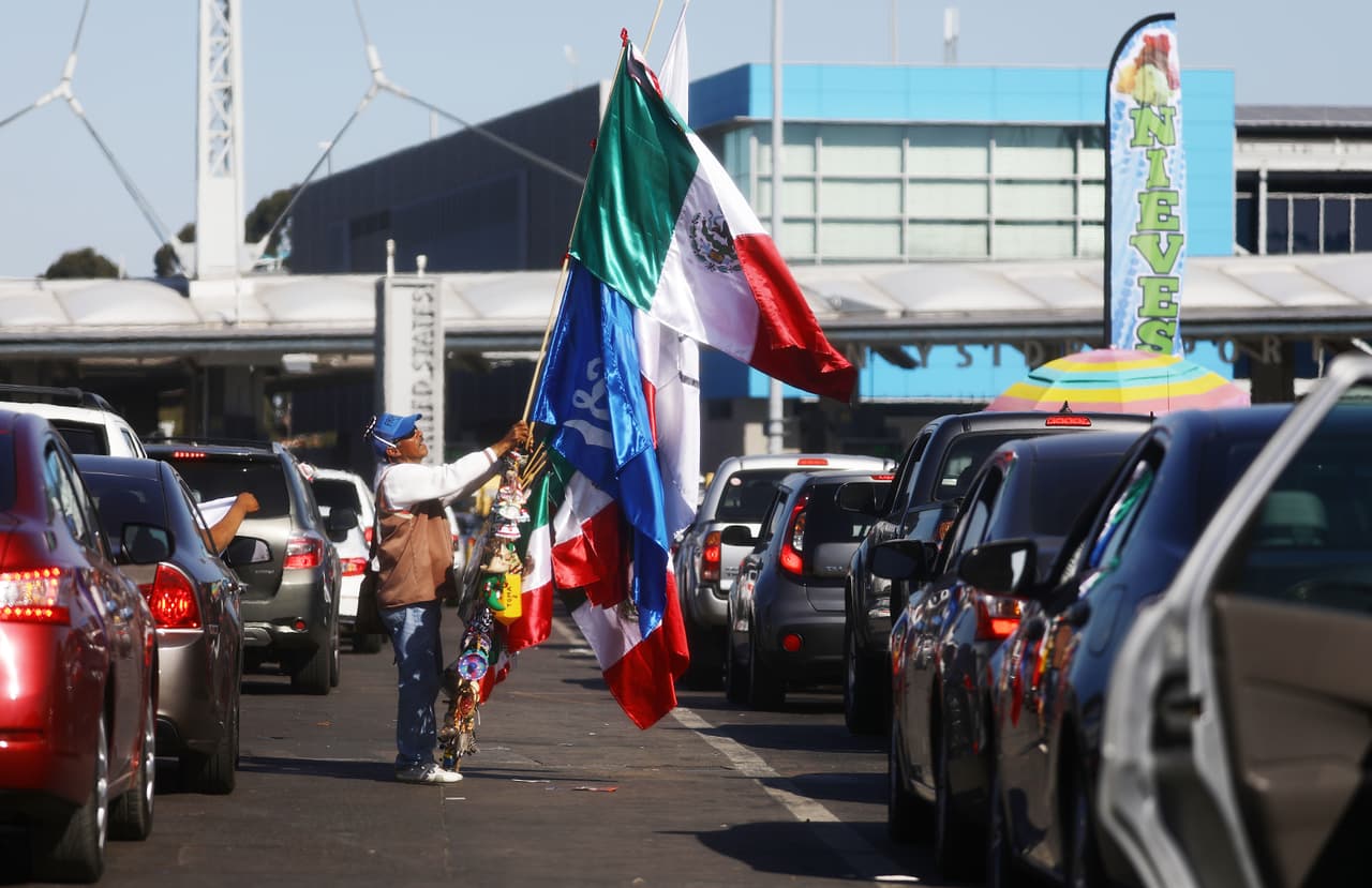 El Departamento de Estado de EEUU emitió una alerta de viaje para varias regiones de México debido a los altos índices de crimen y secuestro. Además, Los
<a href="https://wwwnc.cdc.gov/travel/notices/covid-4/coronavirus-mexico" target="_blank">Centros para el Control y la Prevención de Enfermedades</a> (CDC) emitieron un Aviso de salud para viajes a México de nivel 4 (el más alto) debido al riesgo de contraer el
<a href="https://www.univision.com/temas/coronavirus">coronavirus.</a>
