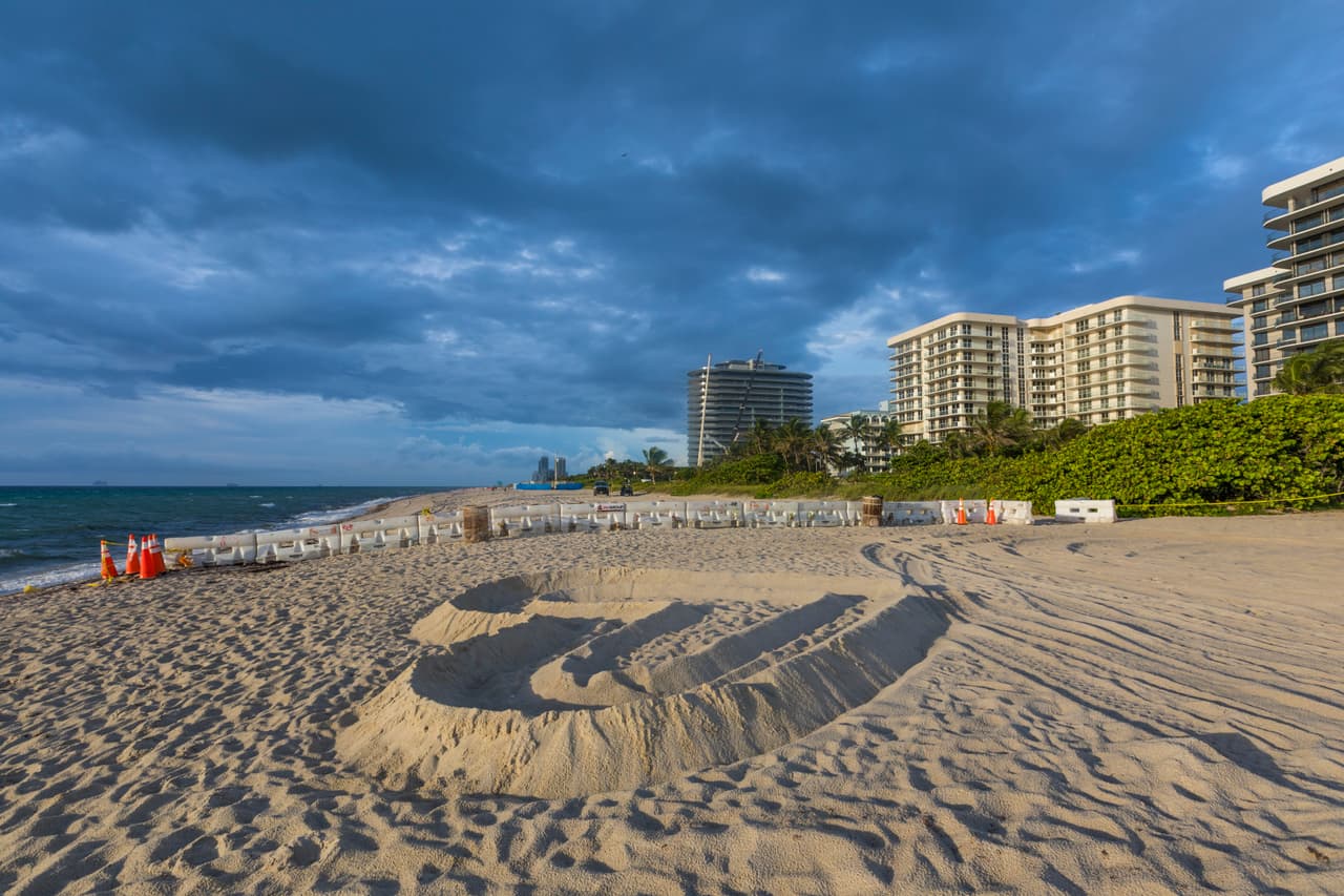 Se salvaron del derrumbe de Champlain Towers porque no durmieron en su hogar la noche de la tragedia