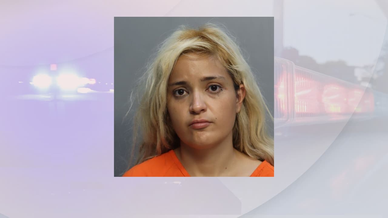 Arrestan a una mujer tras agredir a varios clientes en un Publix de Coral Gables