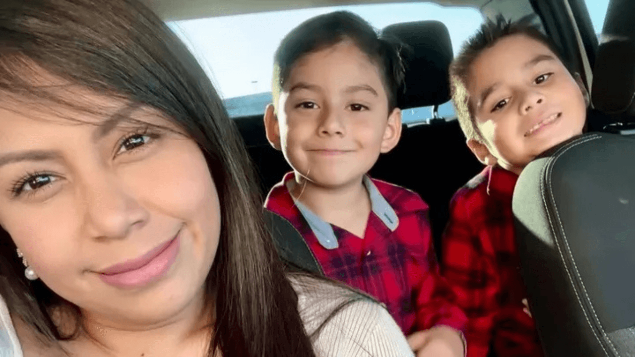 Mientras tanto, la familia trabaja y está pidiendo ayuda de la comunidad para trasladar a Erika de regreso a Texas, específicamente a un hospital de San Antonio para darle tratamiento.
<b>Aunque la mamá sobrevivió al accidente, sufrió de quemaduras de tercer grado en el 40 al 50% de su cuerpo, de acuerdo con su familia. Esto es en sus extremidades.</b>