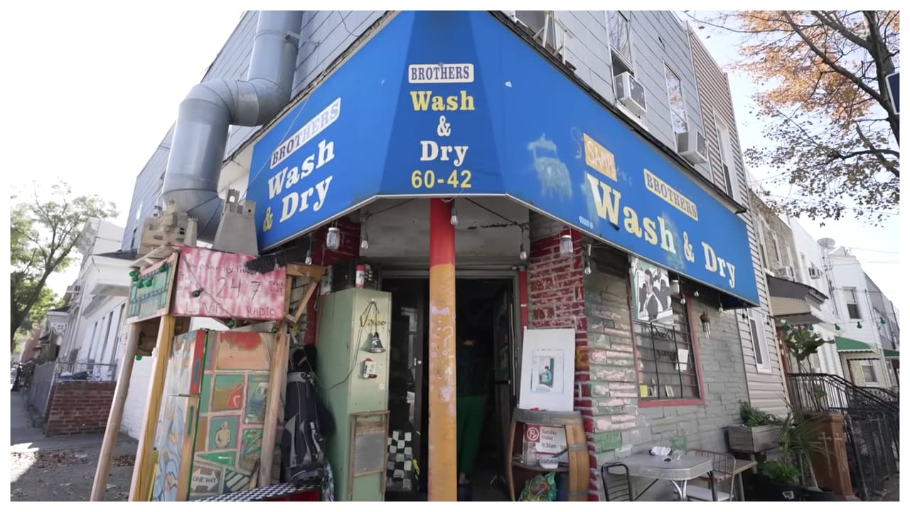 Dahl confiesa que su próximo paso es dejar de vivir en la lavandería y convertirla en un estudio de arte comunitario.
<br>