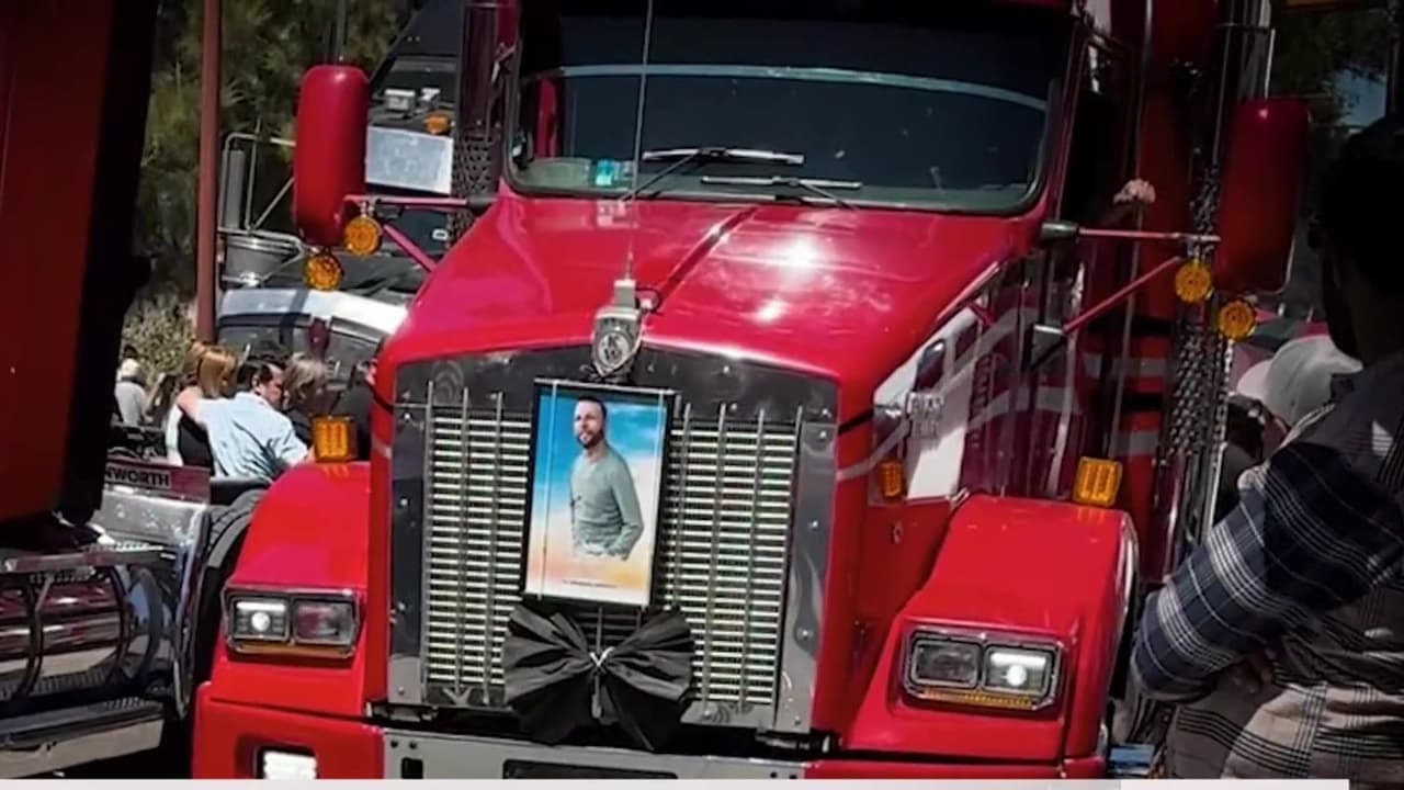 <b>Fabián falleció detrás del volante,</b> haciendo lo que más amaba: manejar su camión. “O sea, esa es una imagen que nos cuesta mucho trabajo hablar de él. Es mi hermano y era trailero. Era en México durante diez años y pues murió de un infarto", comentó Samuel.