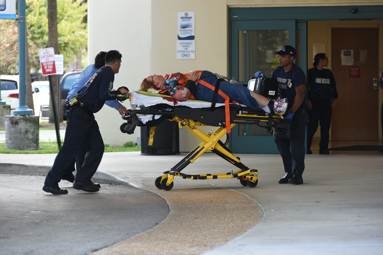 Un tiroteo después del mediodía de este viernes en una terminal del Aeropuerto Internacional de Fort Lauderdale, en el sur de Florida, dejó varios muertos.