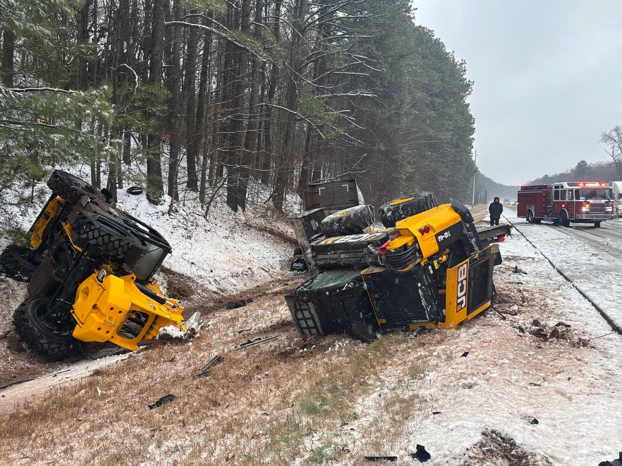 En el
<b>condado de Cherokee las autoridades reportaron varios accidentes sobre la I-75</b> debido a las condiciones del tiempo.
<br>