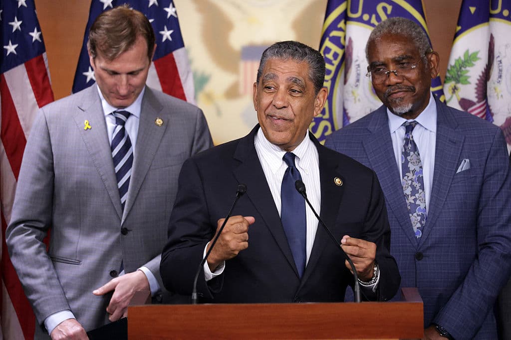 Espaillat, primer dominicano-americano en el Congreso y representante del norte de Manhattan y el Bronx, destacó el "compromiso profundo" de Mamdani para abordar los problemas de asequibilidad en la ciudad.