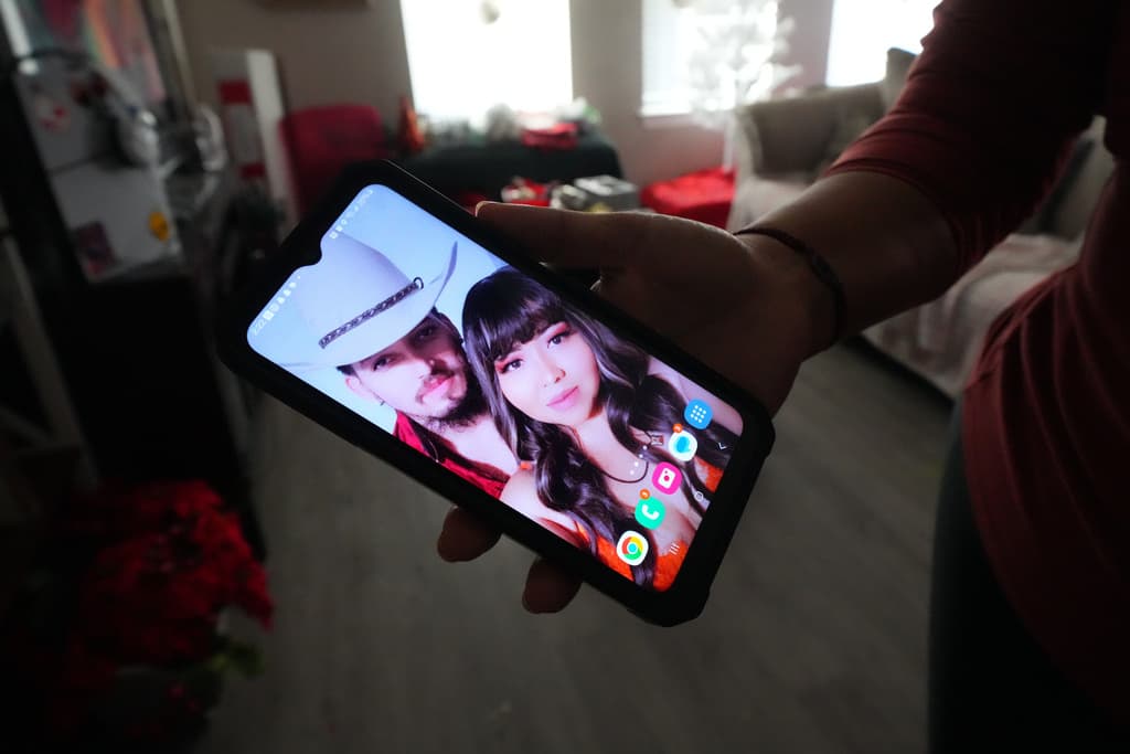 Su esposo fue deportado. Ella tiene 'green card' y es madre de 6 hijos, pero ICE la detuvo