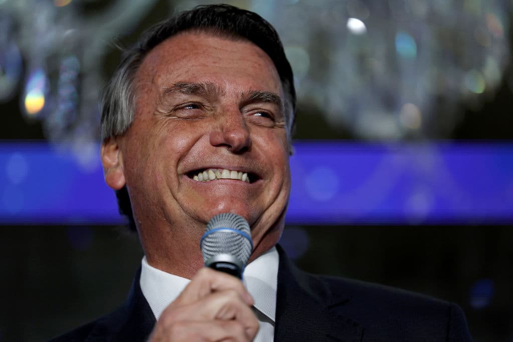 El expresidente Bolsonaro dice que volverá a Brasil en marzo