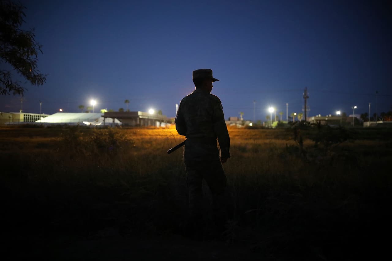 Atacan a guardia en medio de robo a camión blindado