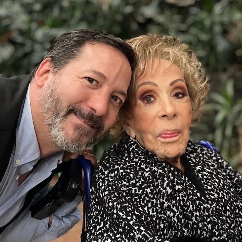 Luis Enrique Guzmán es el último hijo que tuvo Silvia Pinal.