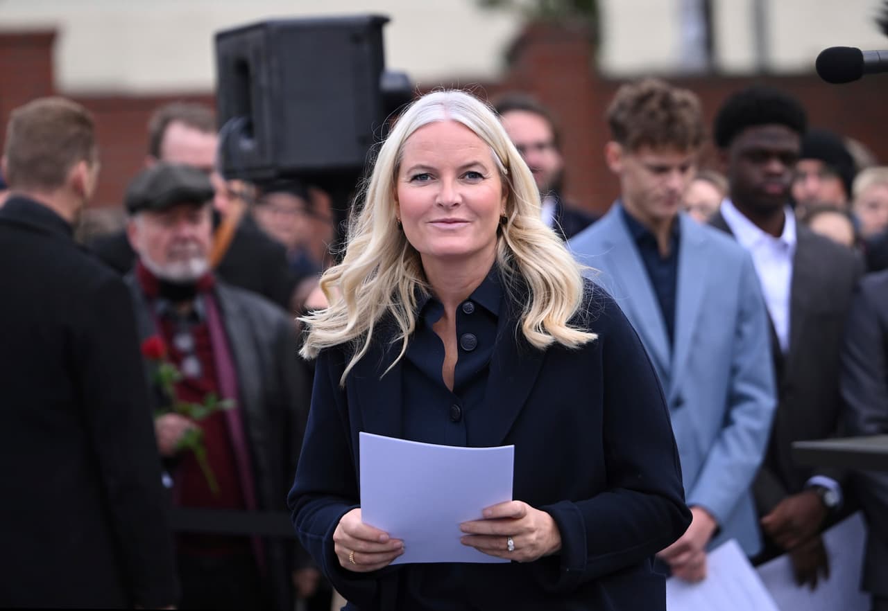 La princesa Mette-Marit de Noruega afirma que fue manipulada y engañada por Jeffrey Epstein