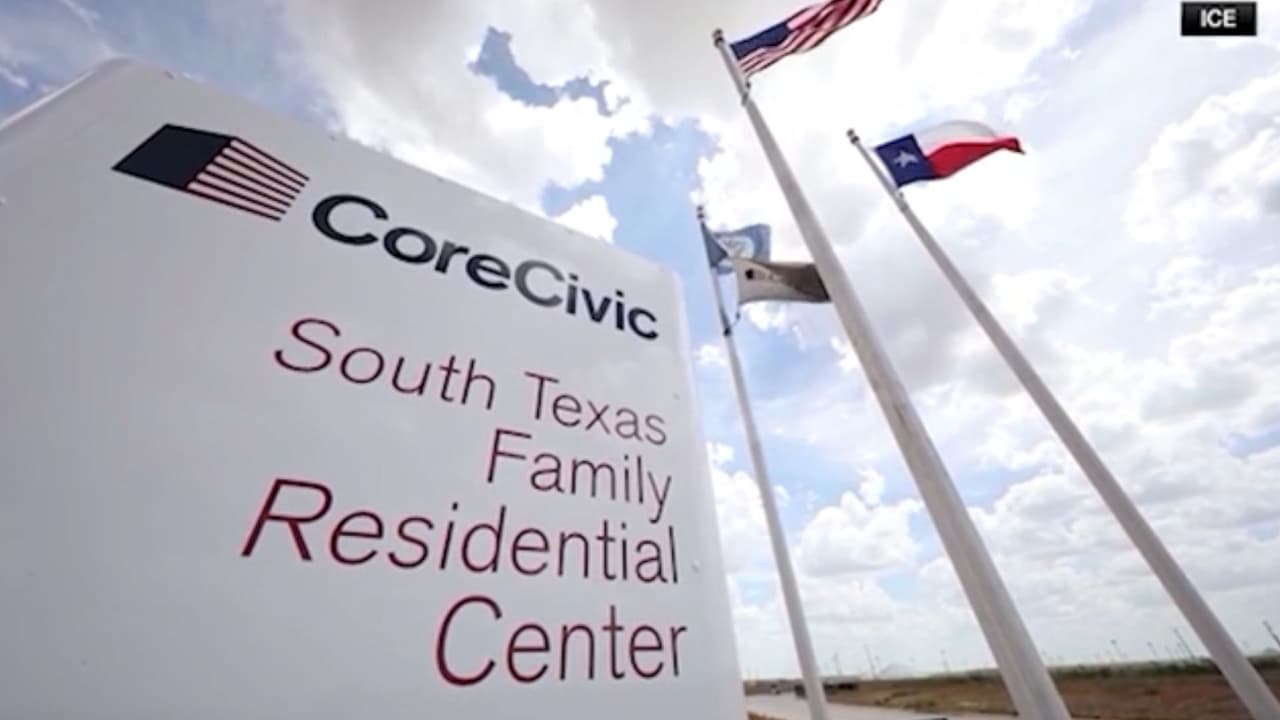 Centro de detención de ICE en Dilley, Texas, donde autoridades federales reportaron casos de sarampión y establecieron una cuarentena.