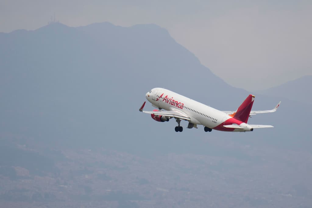 ¿Tienes un vuelo con Avianca para Venezuela? La aerolínea dará reembolsos a sus clientes tras la suspensión de operaciones en ese país