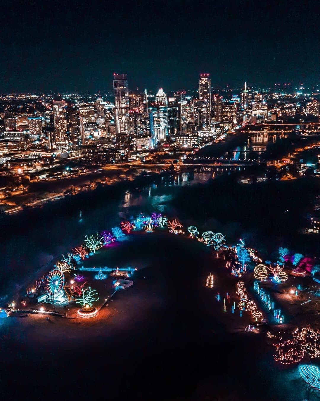 Austin Trail of Lights está
<b>del 10 al 23 de diciembre en el Zilker Park</b>,
<b>ubicado en 2100 Barton Springs Road</b> en el centro de la capital texana.