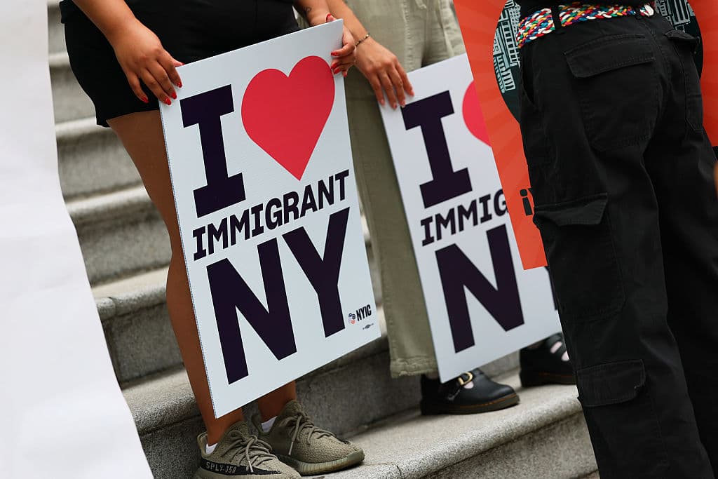 Adams, ¿a favor o en contra de que NYC sea ciudad santuario?: esto dice tras demanda federal