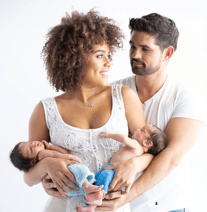 El artista de 41 años acudió a un hospital local y tras atestiguar supuestos malos diagnósticos e incapacidad para atenderlo, se fue a Guadalajara en donde finalmente lo internaron.
<br>