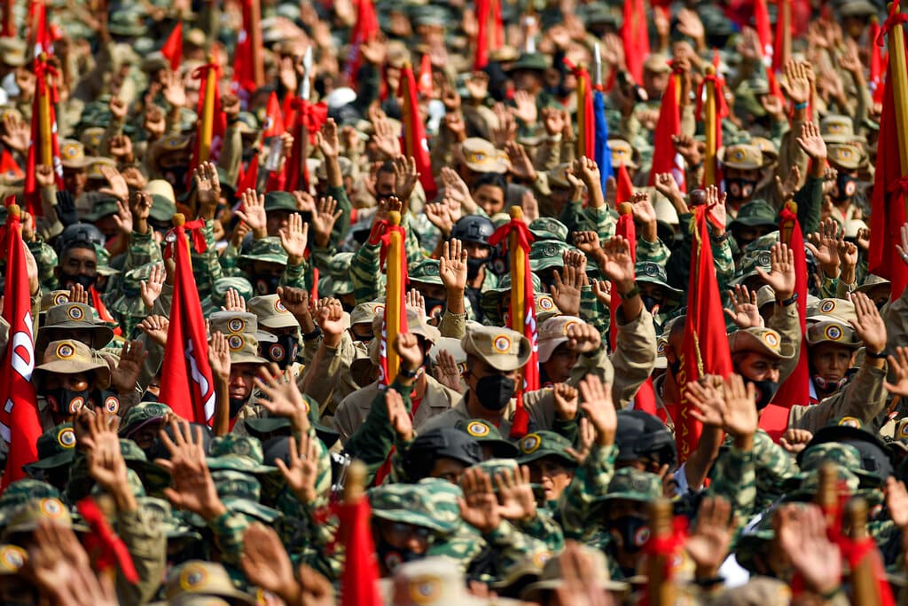 Con qué poder militar cuenta Venezuela para hacer frente a un temido conflicto armado con EEUU