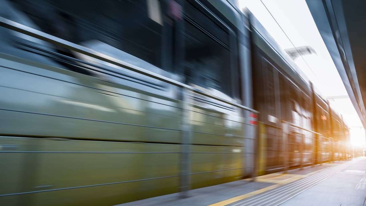 Muere un hombre tras ser atropellado por el tren ligero en Phoenix