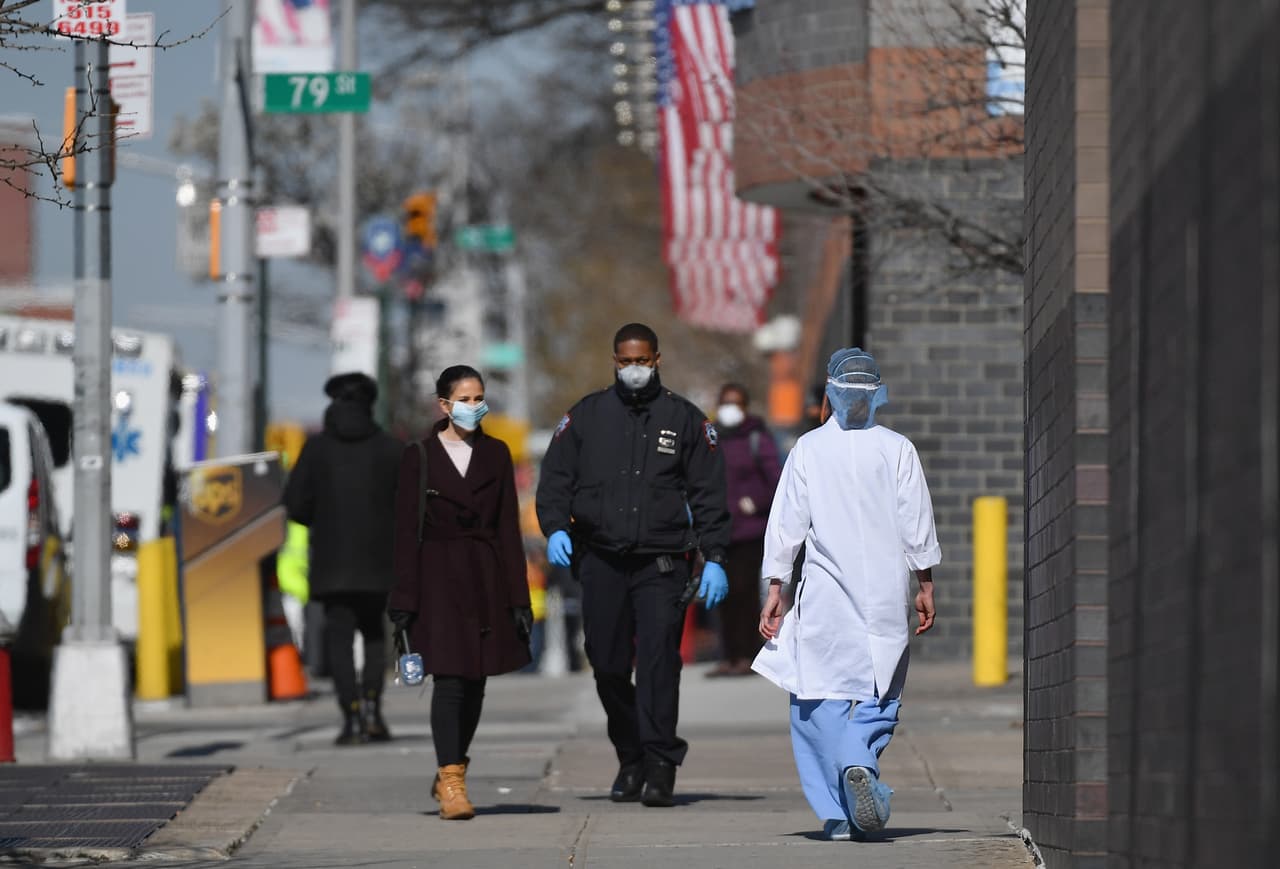 "Mejor que nada": te explicamos la efectividad de las mascarillas en la crisis de coronavirus