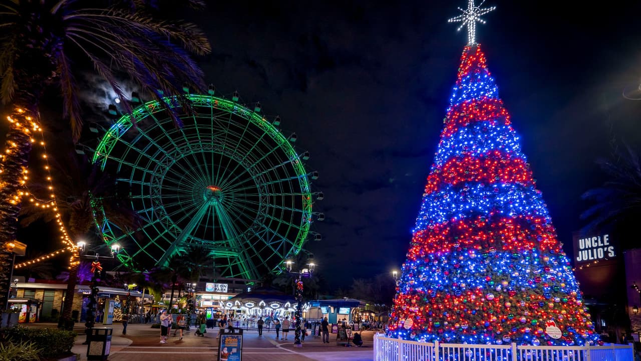 Santa, nieve y mucho más: la temporada navideña en ICON Park de Orlando