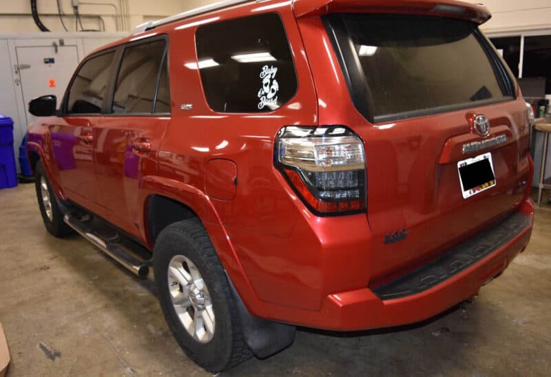 Tras la denuncia por la desaparición, comenzaron las investigaciones, una de las diligencias fue en la casa familiar, donde al encontrarse documentos de identificación falsos,
<b>se detuvo a Keisy Robinson, quien quedó a disposición de ICE</b>. También se identificó un vehículo como sospechoso.