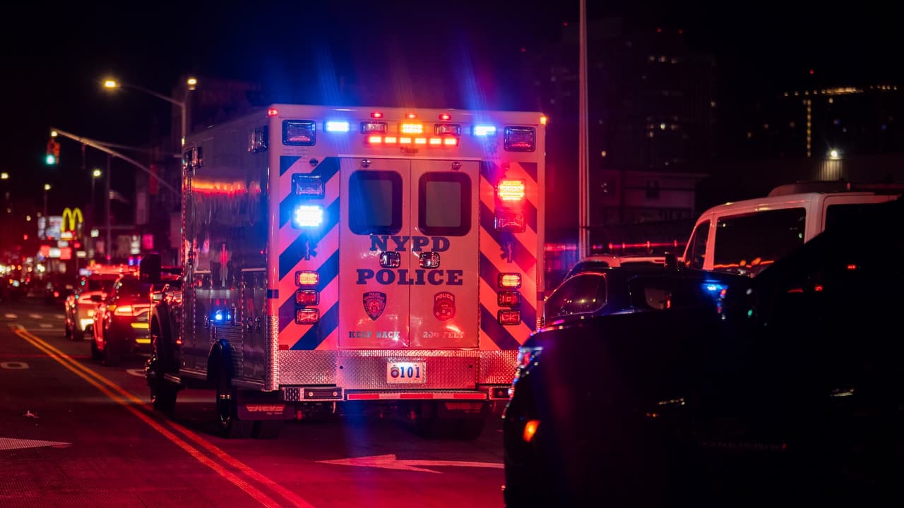 Adolescente de 14 años muere de un disparo en la cabeza en Brooklyn; buscan a sospechosos