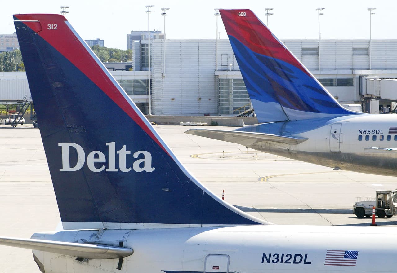 Dos aviones de Delta chocan en la pista del aeropuerto de Atlanta: no hubo heridos y las operaciones siguen con normalidad