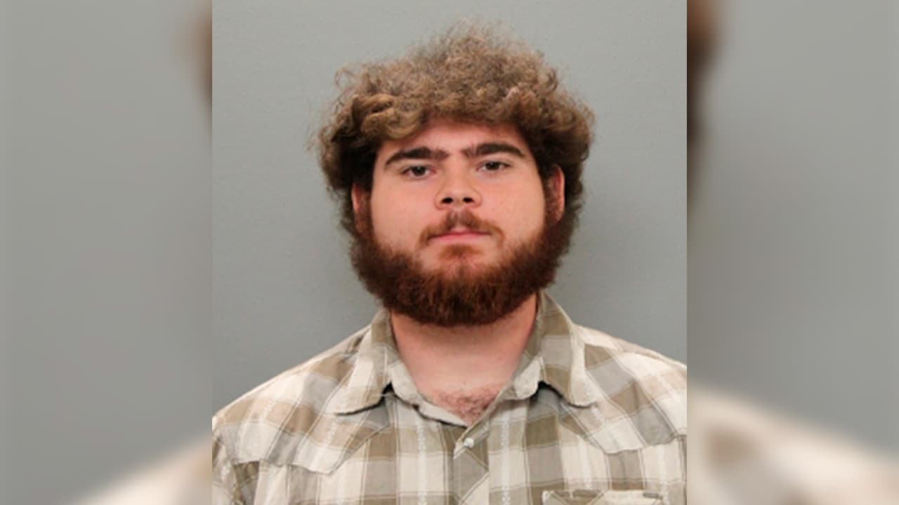 Joven de 19 años es detenido por disparar contra sus padres en Chandler